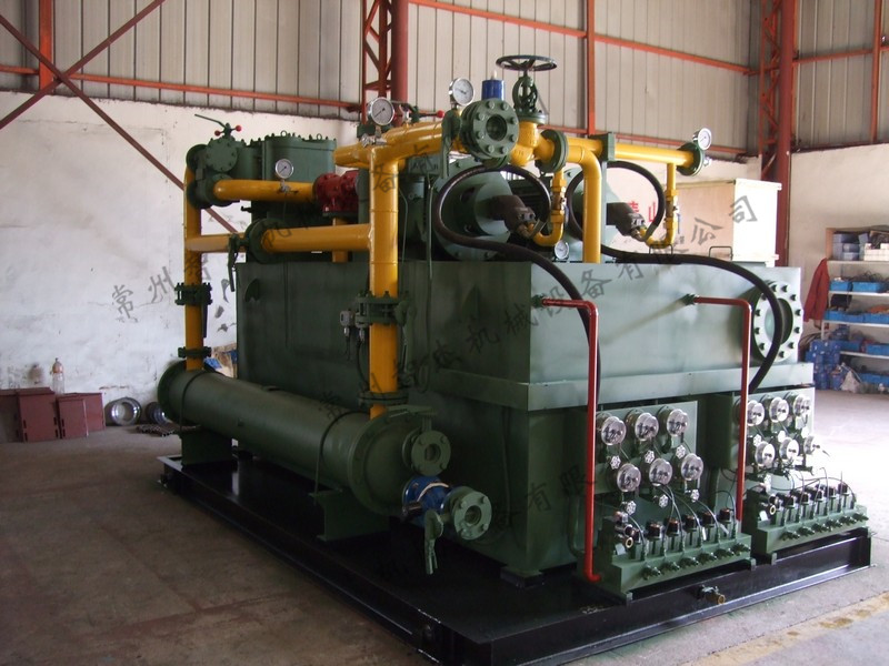 Compressor oil station